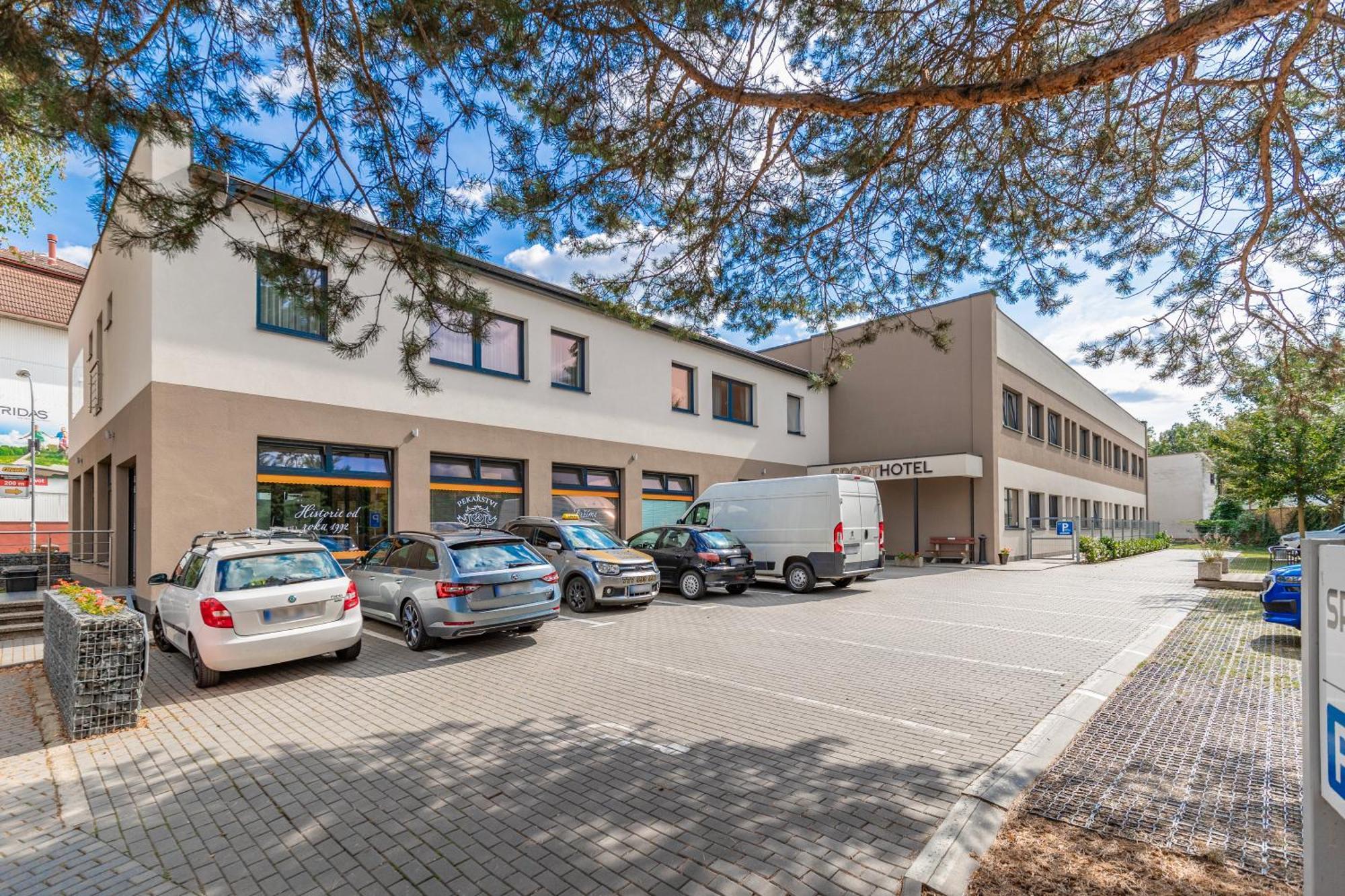 Sport Hotel Centrum Valasske Mezirici Exterior photo
